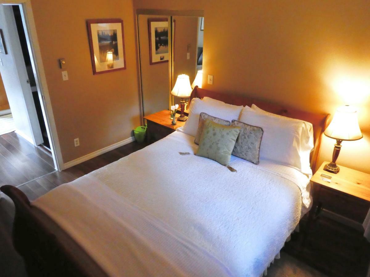 Belle Neige Suites: Whistler Buitenkant foto